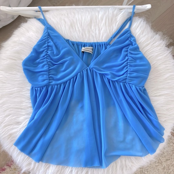 Urban Top - Picture 2 of 3